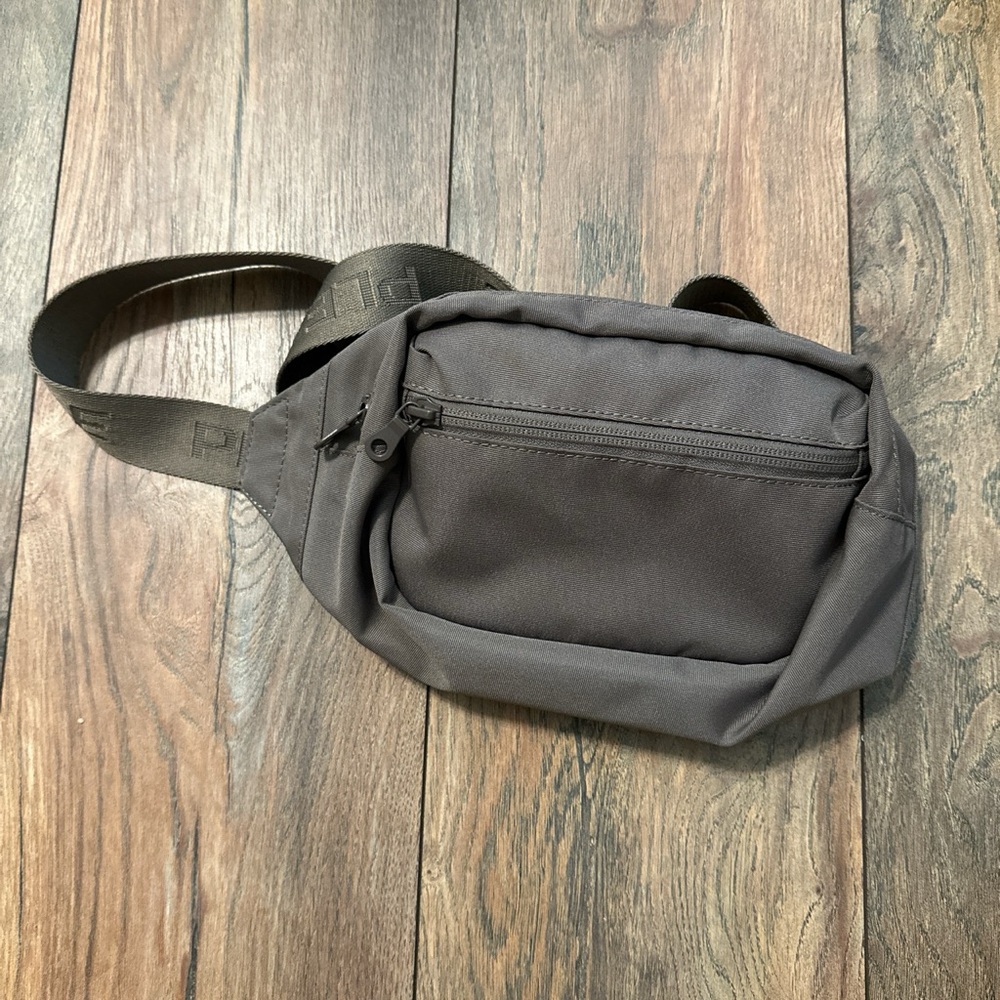 Girlfriend Collective Please Recycle Fanny Pack in Slate